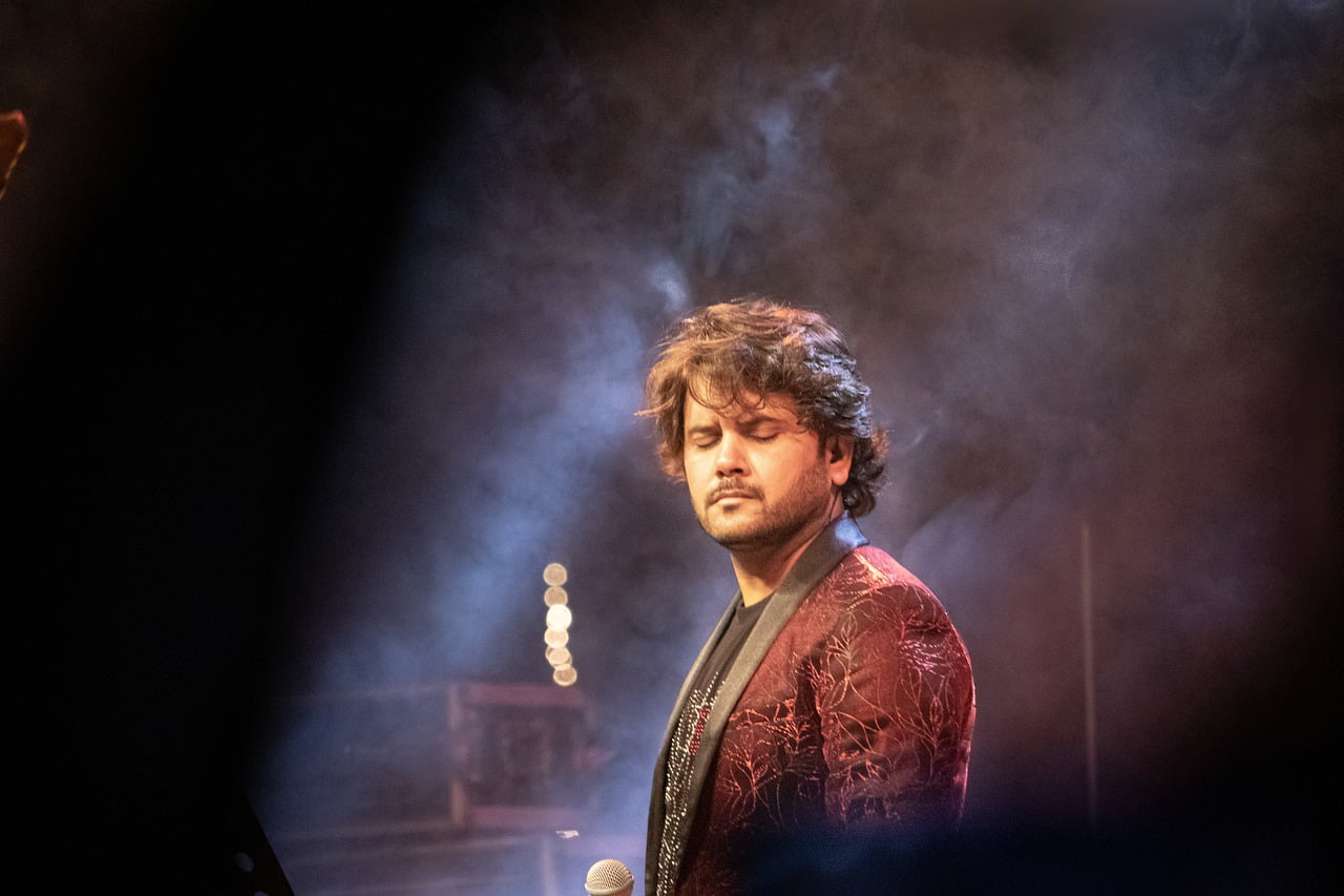 Man Singer Vocal Singing Light  - zs_photography_s / Pixabay