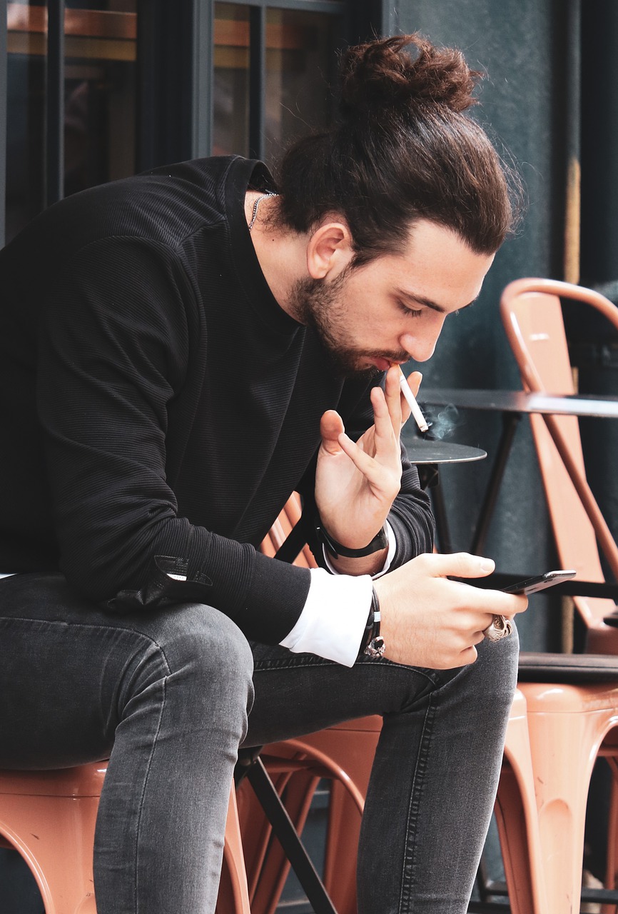 Man Smoking Street Cigarette  - EsraShaiban / Pixabay