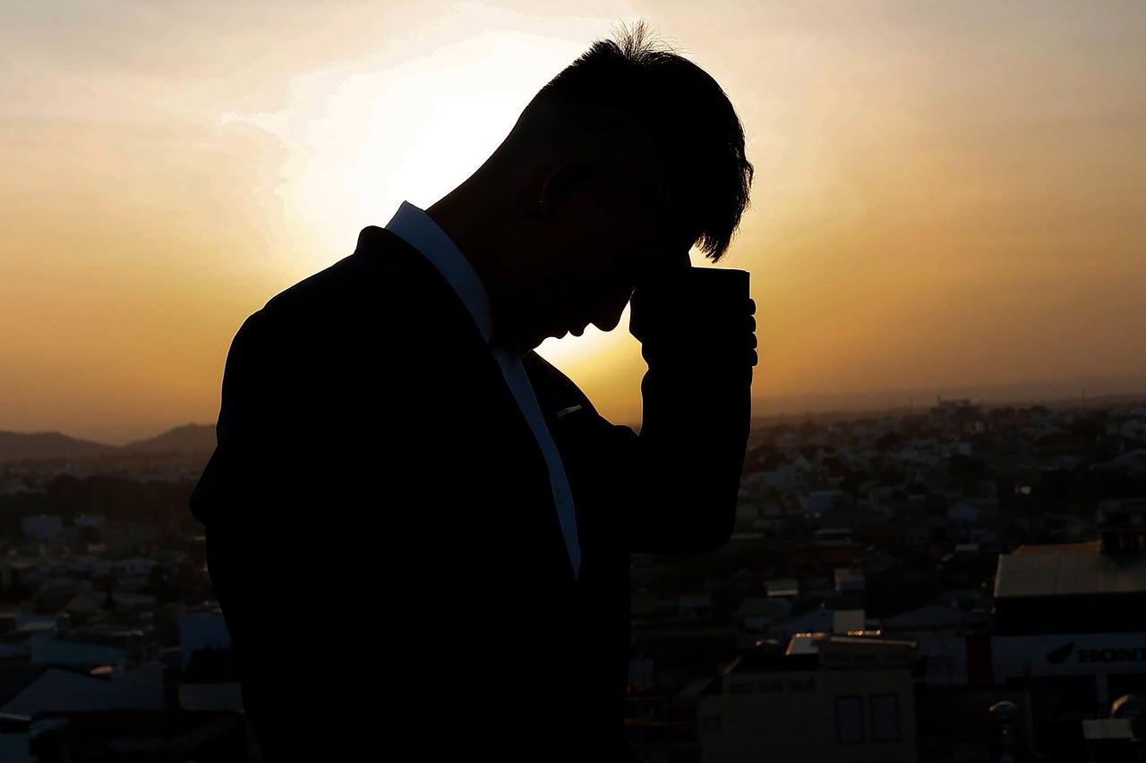 Man Sunset Silhouette Twilight  - Jupilu / Pixabay