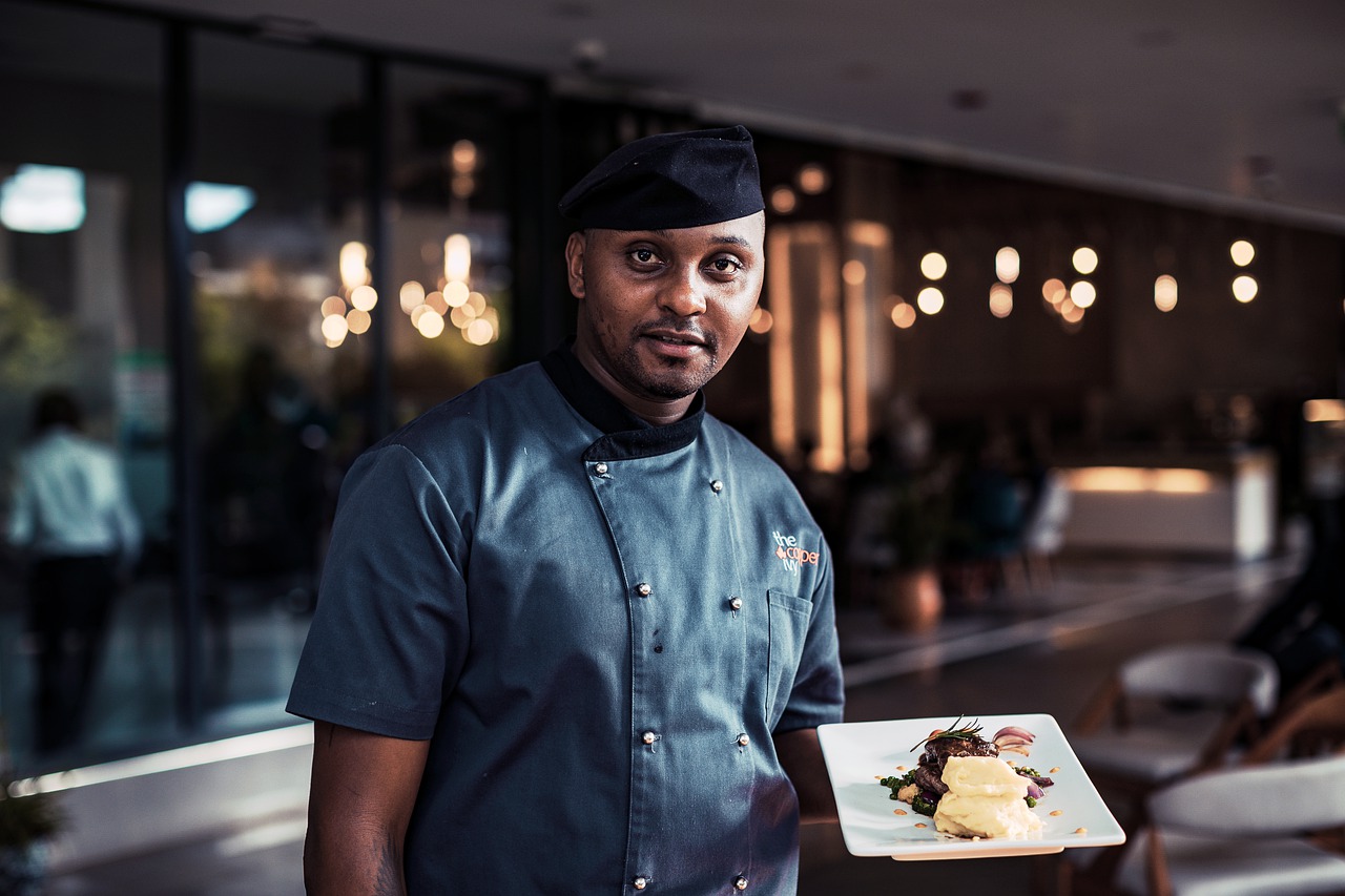 Man Waiter Pasta Plate Dish Meal - antonytrivet / Pixabay