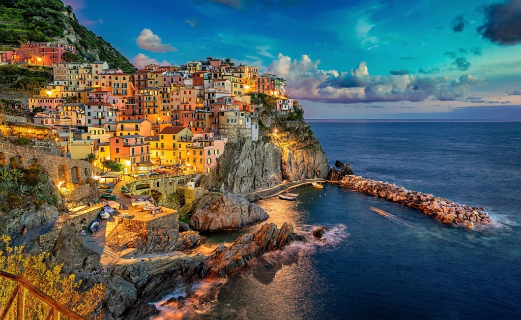 Manarola Cinque Terre Italy Coast  - Julius_Silver / Pixabay
