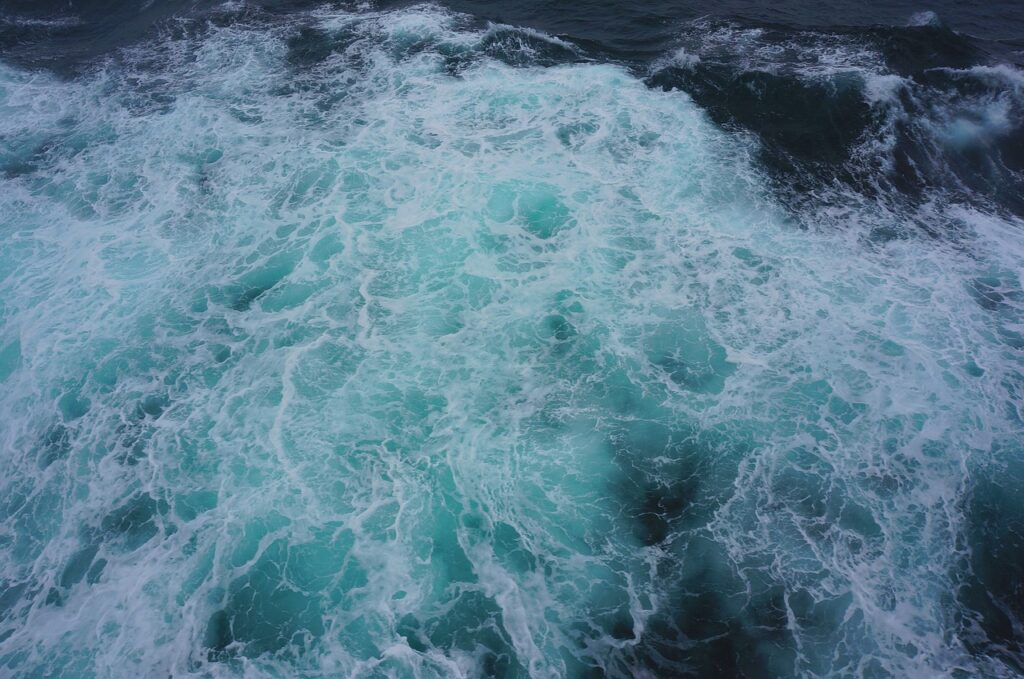 Marine Spray Deep Sea Dark Blue  - niki1997 / Pixabay