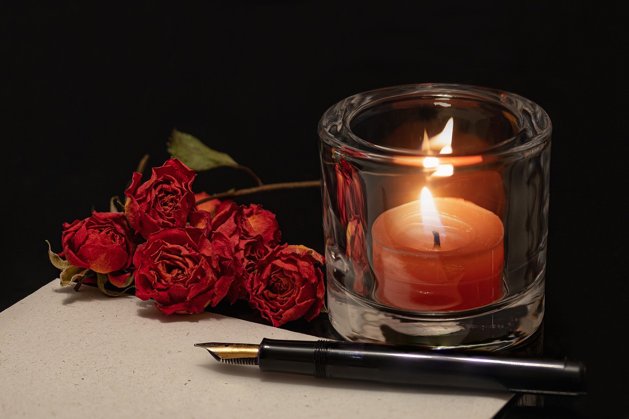 Marker Pen Filler Candle  - Myriams-Fotos / Pixabay