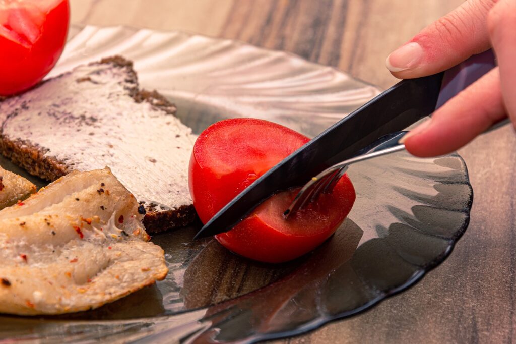 Meal Slicing Eating Food Dish  - vladgeorge3 / Pixabay