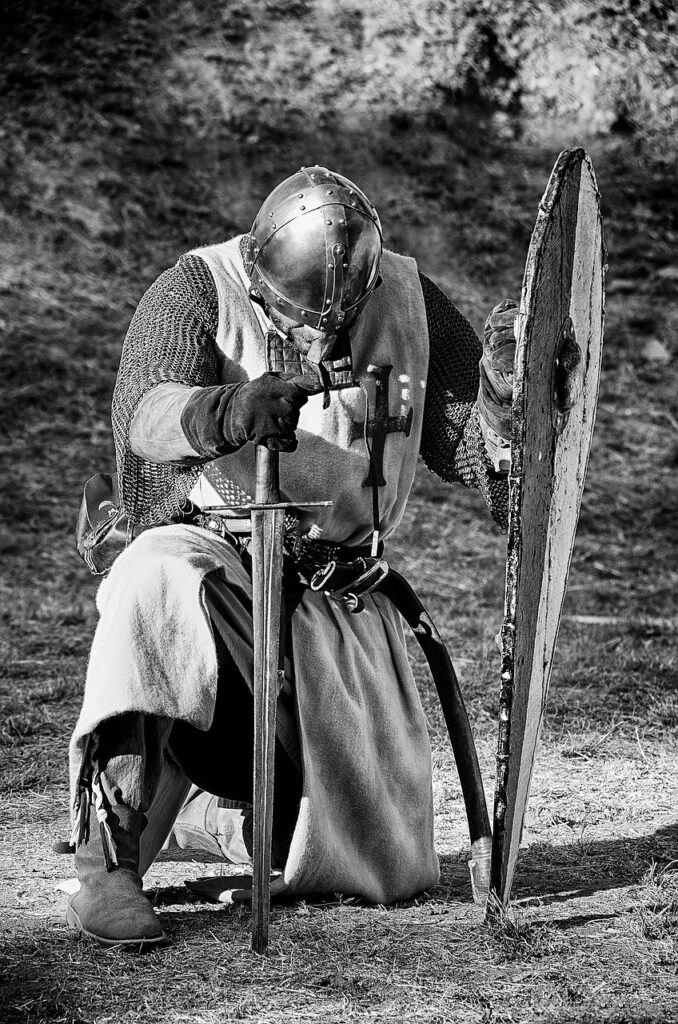 Medieval Knight Fight Sword  - marcosantiago / Pixabay