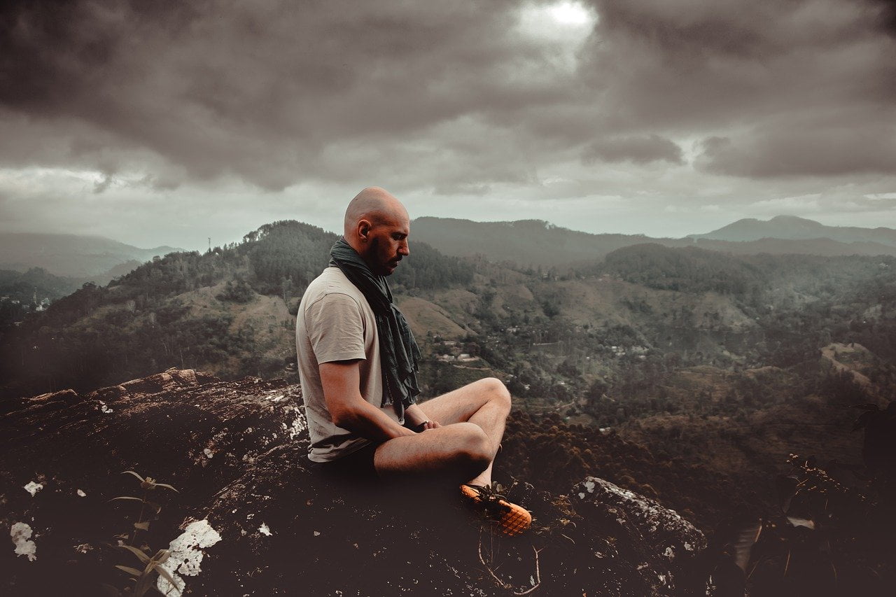 Meditate Meditation Relax Calm  - kalyanayahaluwo / Pixabay