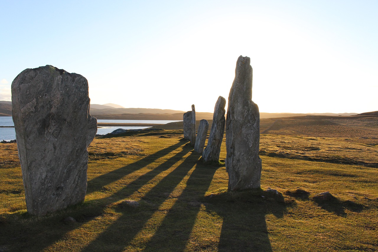 Megalith Hebrides Callanish  - shedon / Pixabay