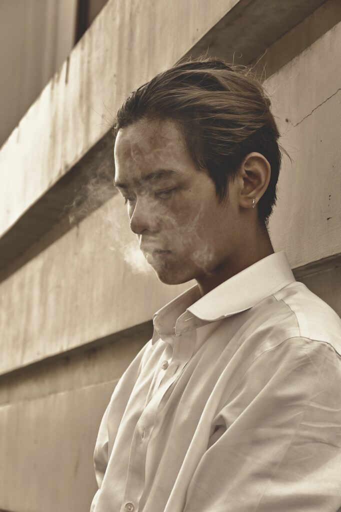 Men Man Smoking Portrait Cool  - Coboconghuu / Pixabay