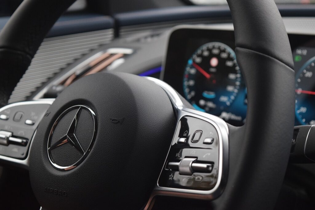 Mercedes Eqc Mercedes Steering Wheel  - SleepyCats / Pixabay