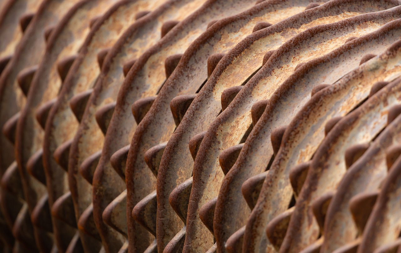 Metal Rusty Metal Spikes Iron  - TheOtherKev / Pixabay