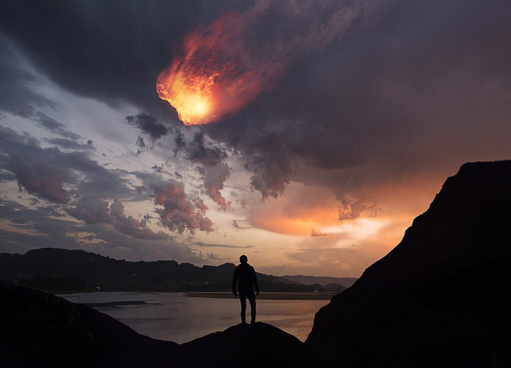 Meteorite Sky Clouds Flames Sunset  - darksouls1 / Pixabay