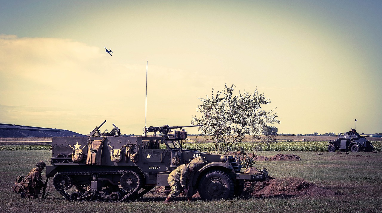 Military Vehicle Tank Army  - tuprae / Pixabay