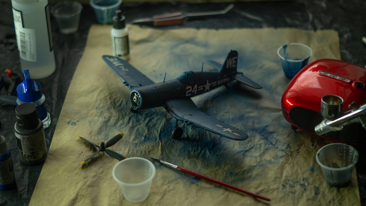 Model Miniature Plane Historical  - Matias_Luge / Pixabay