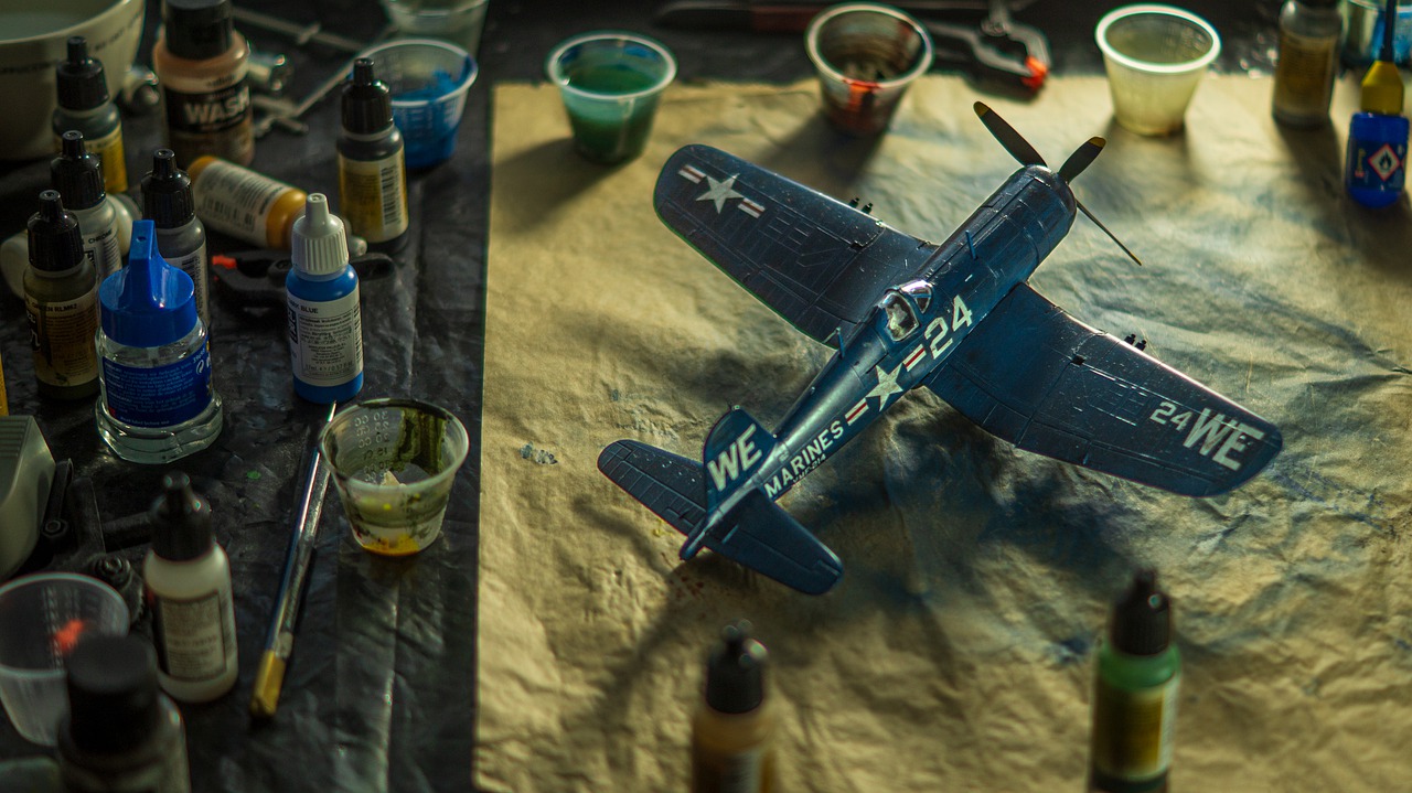 Model Miniature Plane Historical  - Matias_Luge / Pixabay