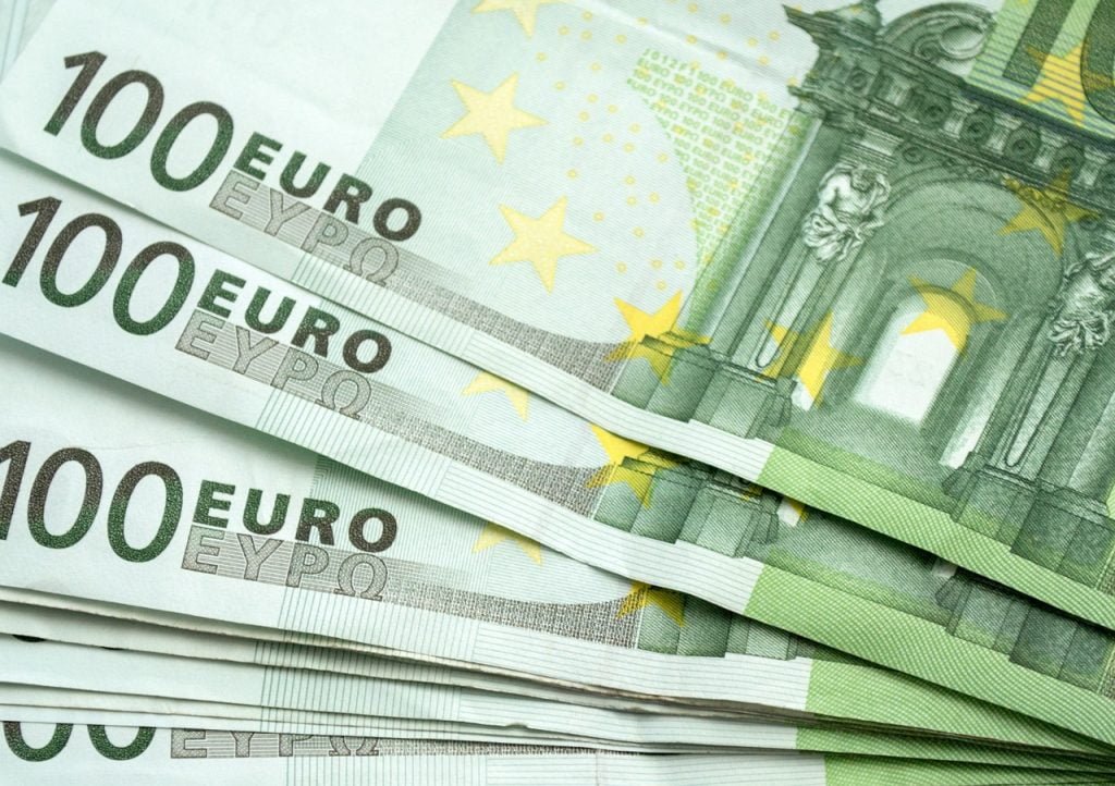 Money Euro  Eur Package  - jojooff / Pixabay