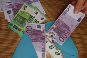 Money Euro Currency Envelope Gift  - geralt / Pixabay