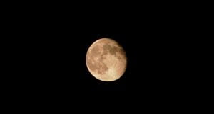 Moon Moonlight Night Space  - sezbulut35 / Pixabay