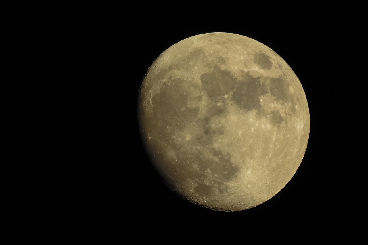 Moon Sky Night Space Astronomy  - dimitrisvetsikas1969 / Pixabay