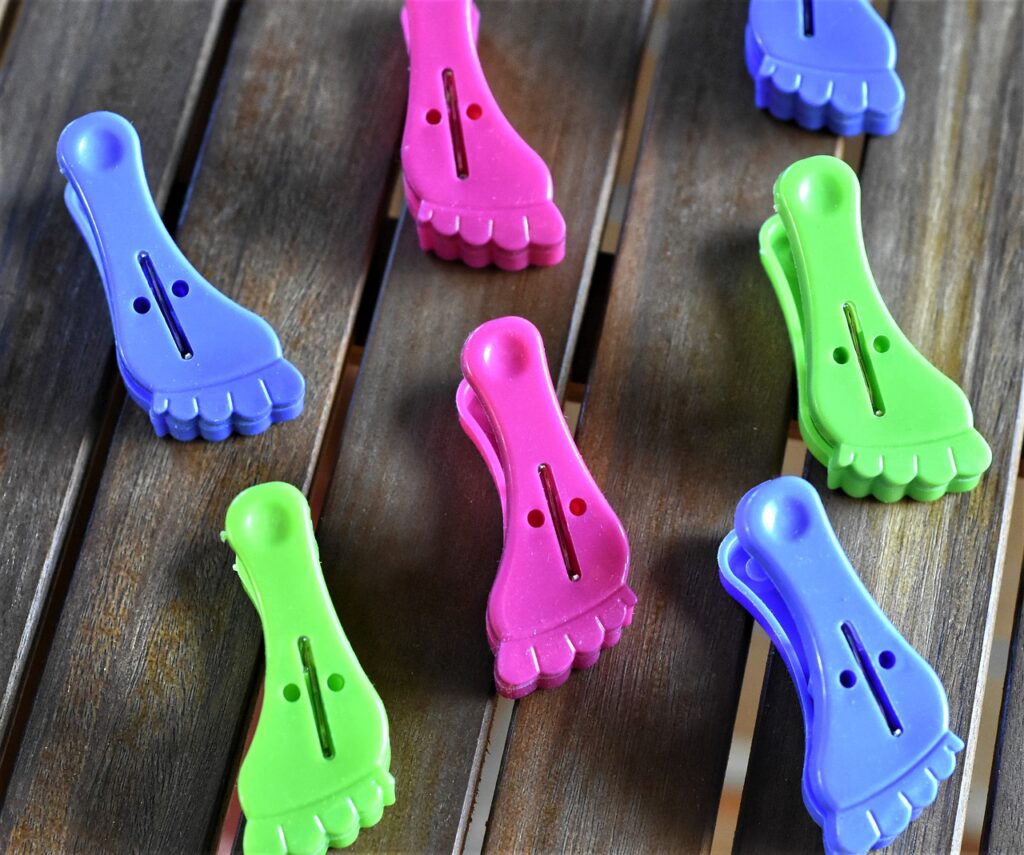 Mop Sponge Clothespins  - RitaE / Pixabay