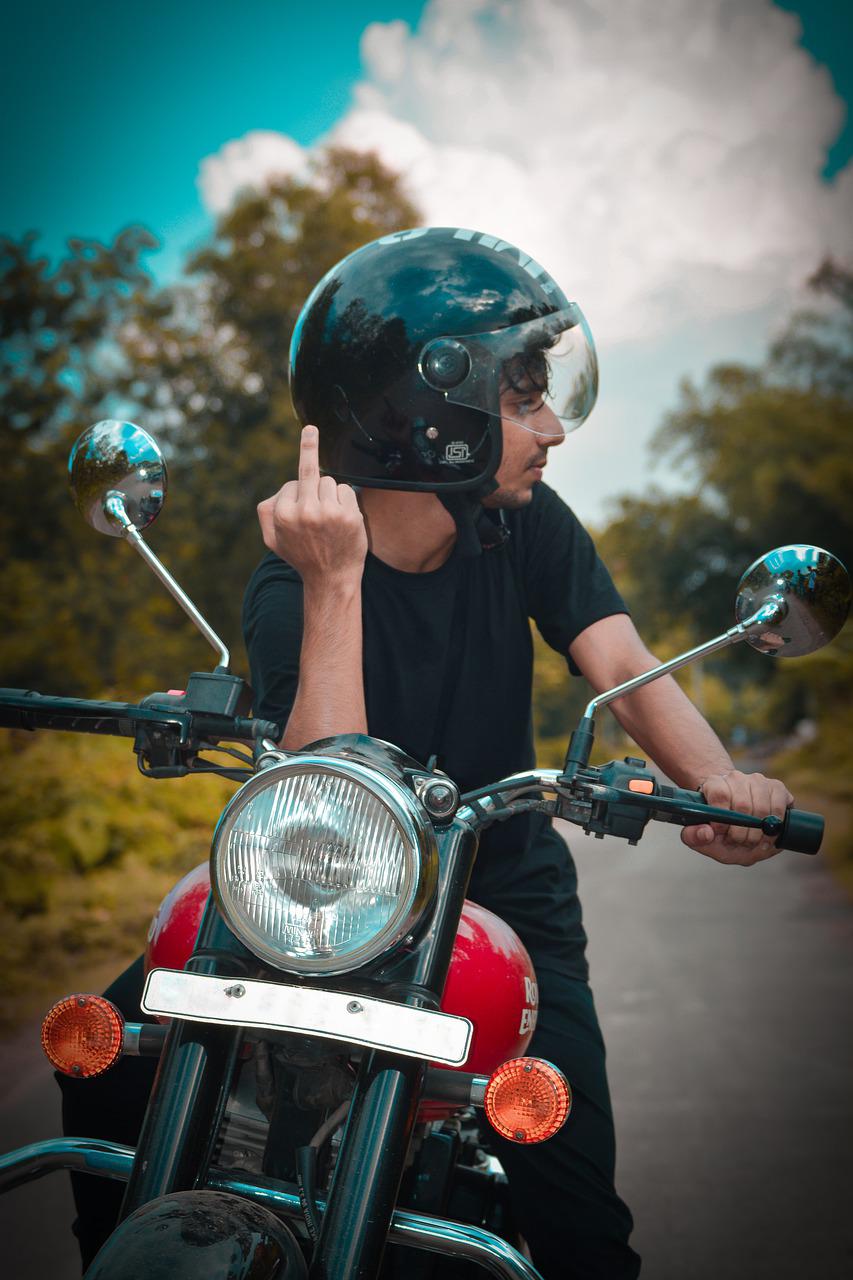 Motorcycle Boy Gesture Hand Gesture - ark_rahim / Pixabay