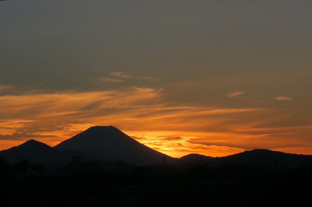 Mount Fuji Sunset Japan Mountains  - torZini / Pixabay