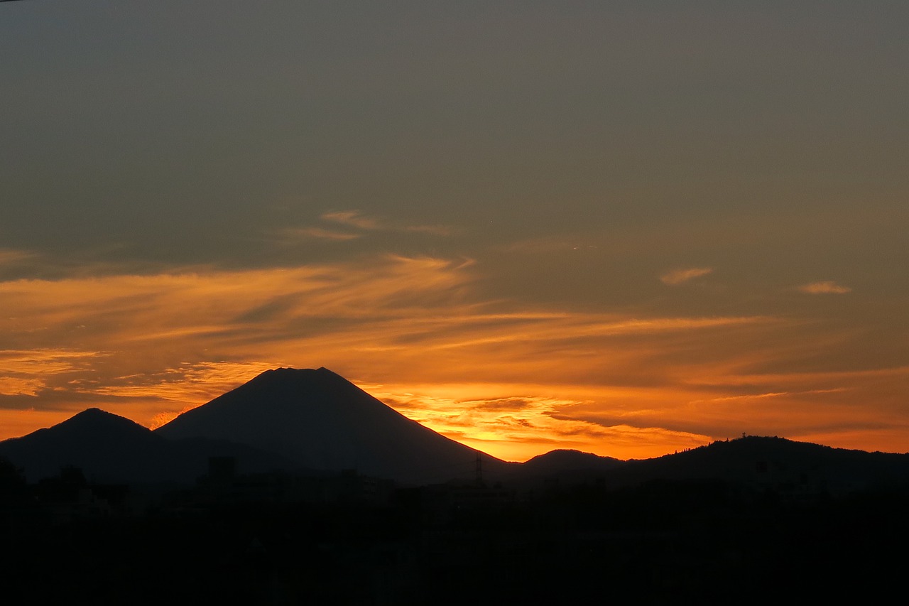 Mount Fuji Sunset Japan Mountains - torZini / Pixabay
