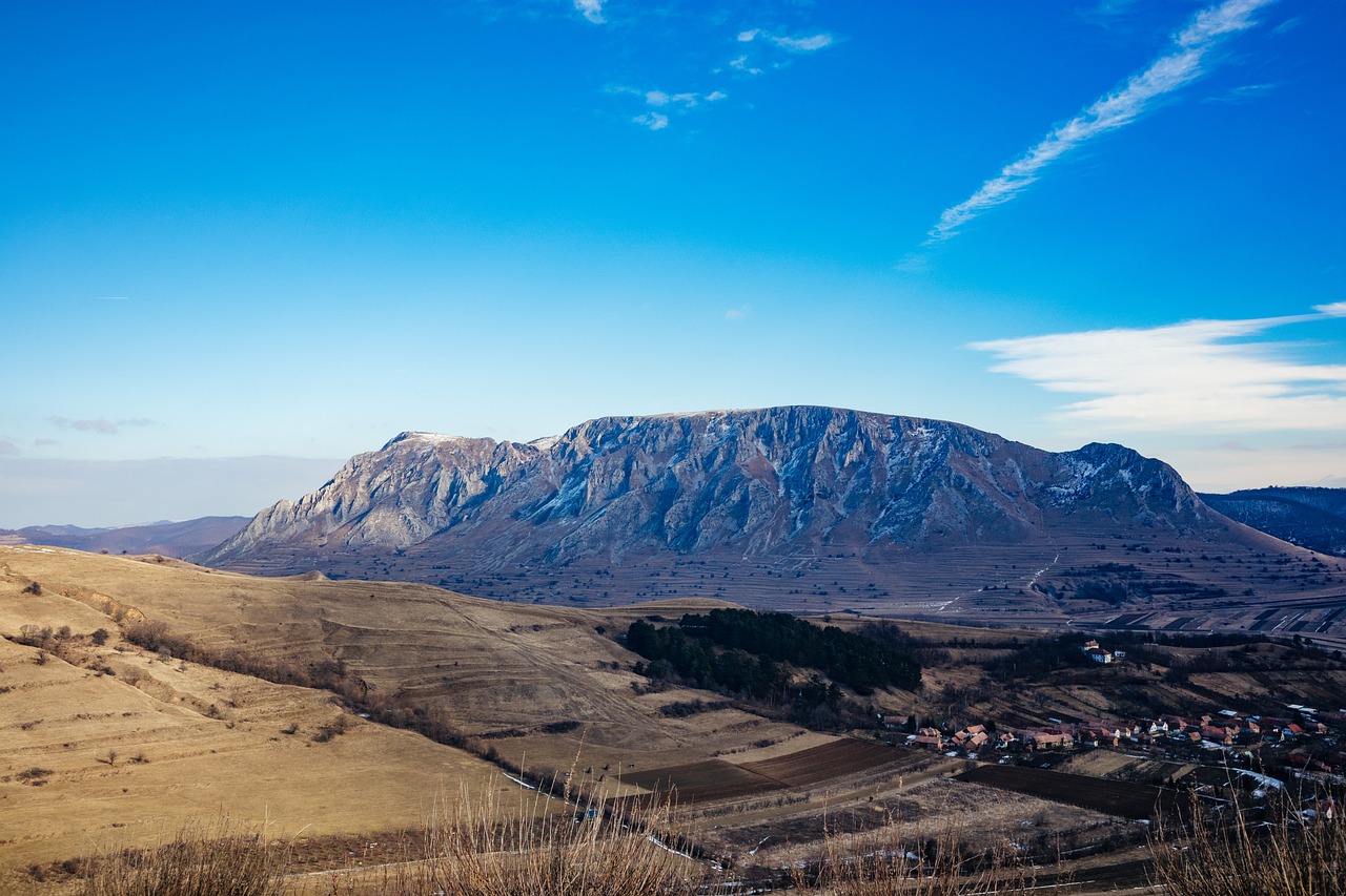 Mountain Nature Adventure  - ozsvathcsilla / Pixabay