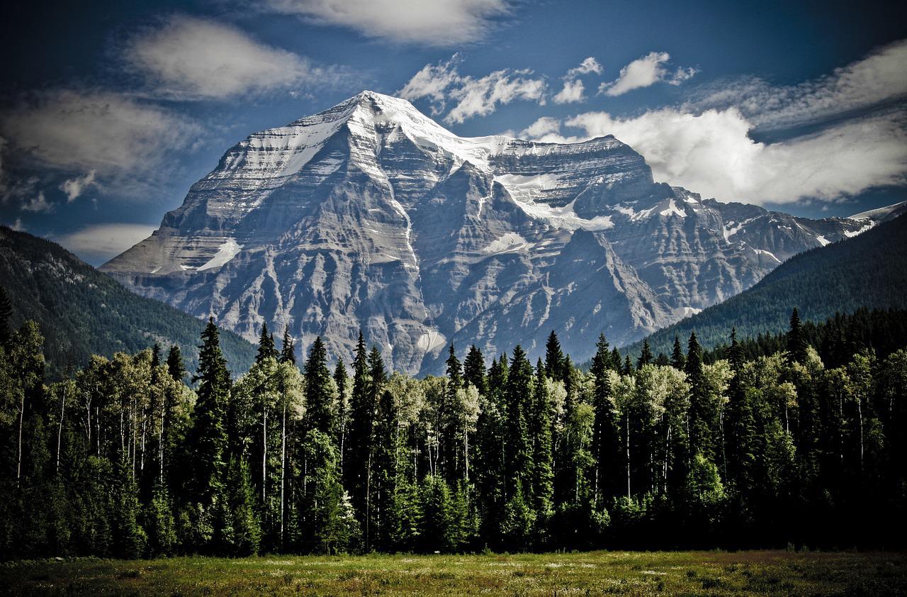 mountain rocks mount robson peaks 1462655