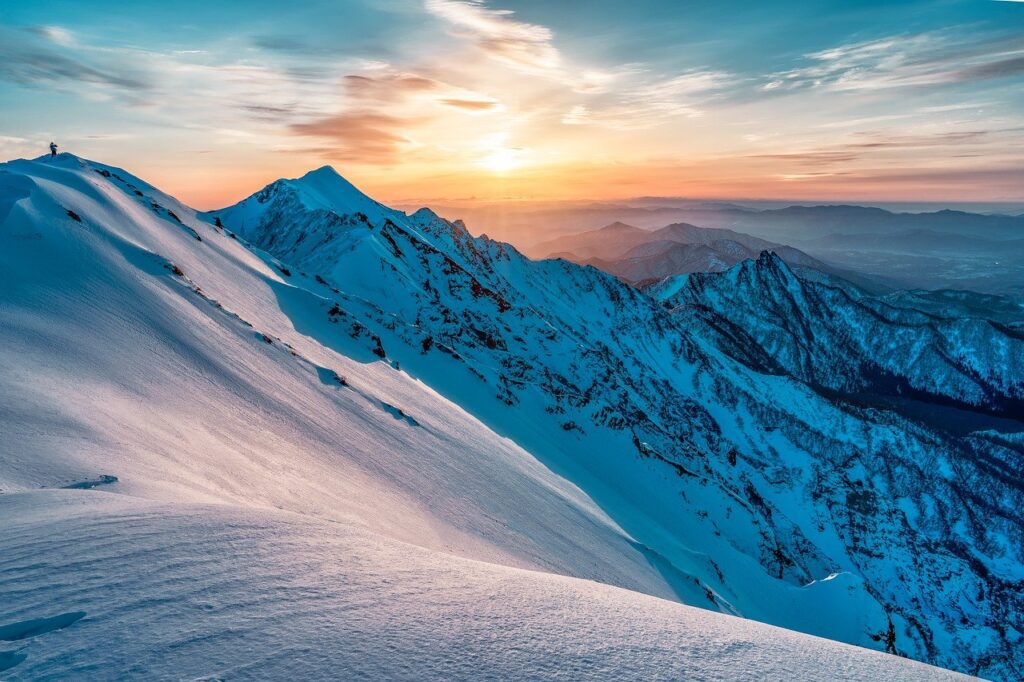 Mountain Snow Sunrise Peak Summit  - Kanenori / Pixabay