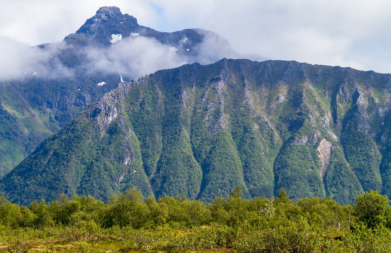 Mountain The Slope Groove Cloud  - LTapsaH / Pixabay