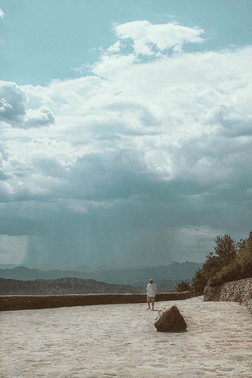 Mountain Tourist Destination  - gdmoonkiller / Pixabay