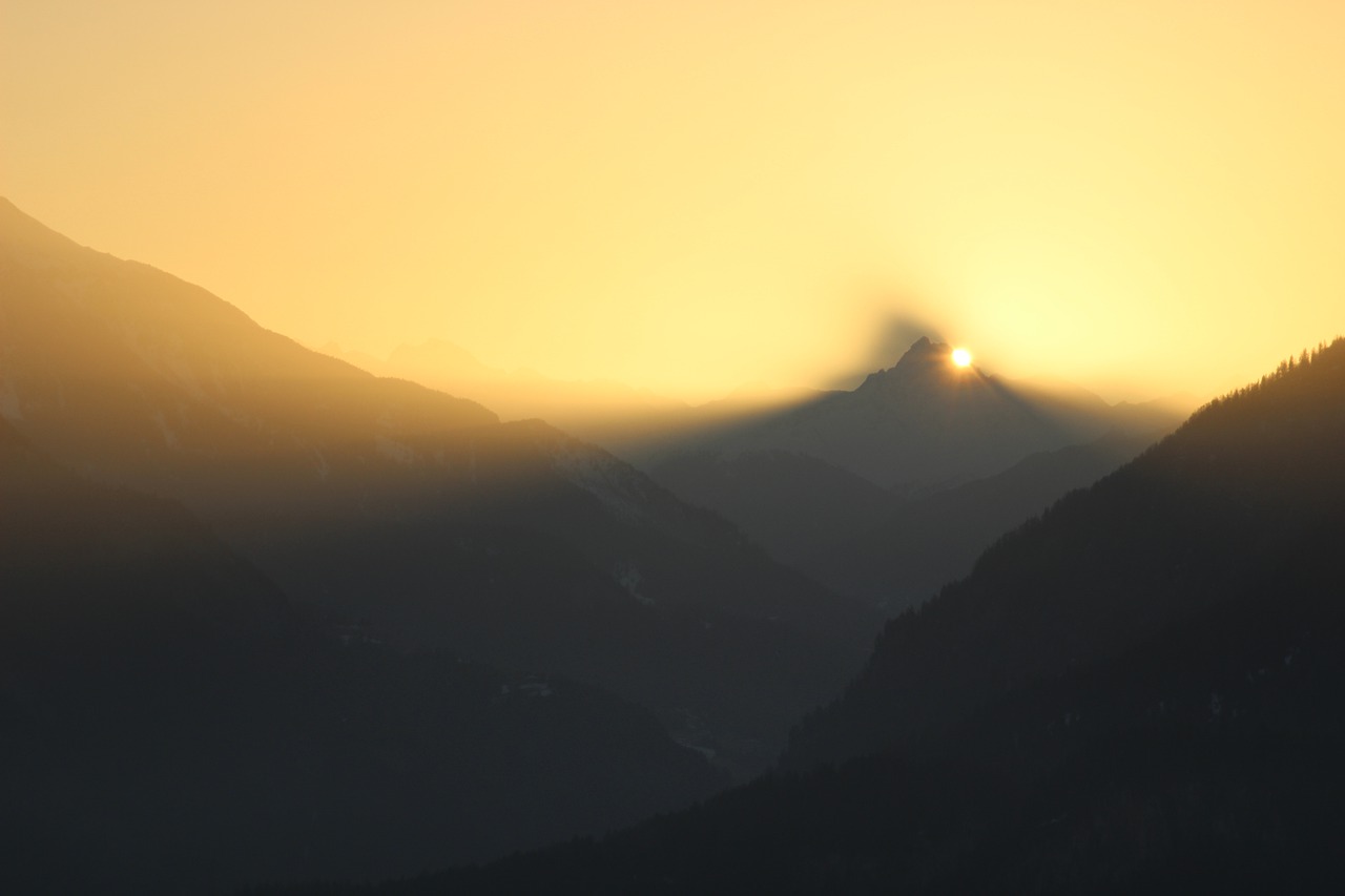 Mountains Alpine Landscape Nature - Scholie / Pixabay