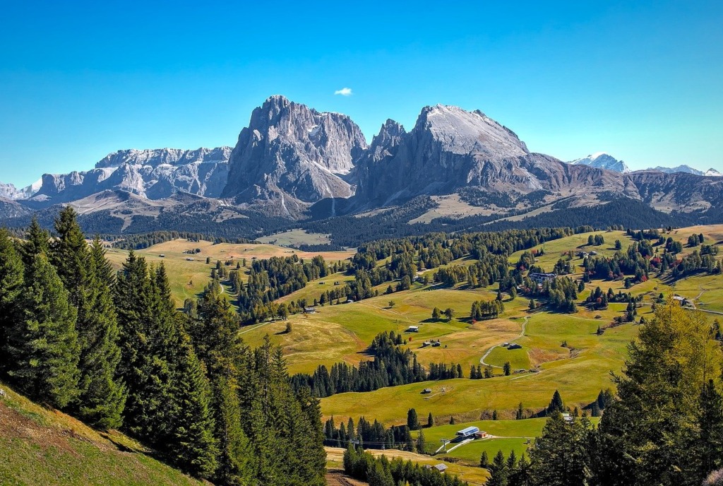 Mountains Alps Italy Nature  - Paelzerbu / Pixabay