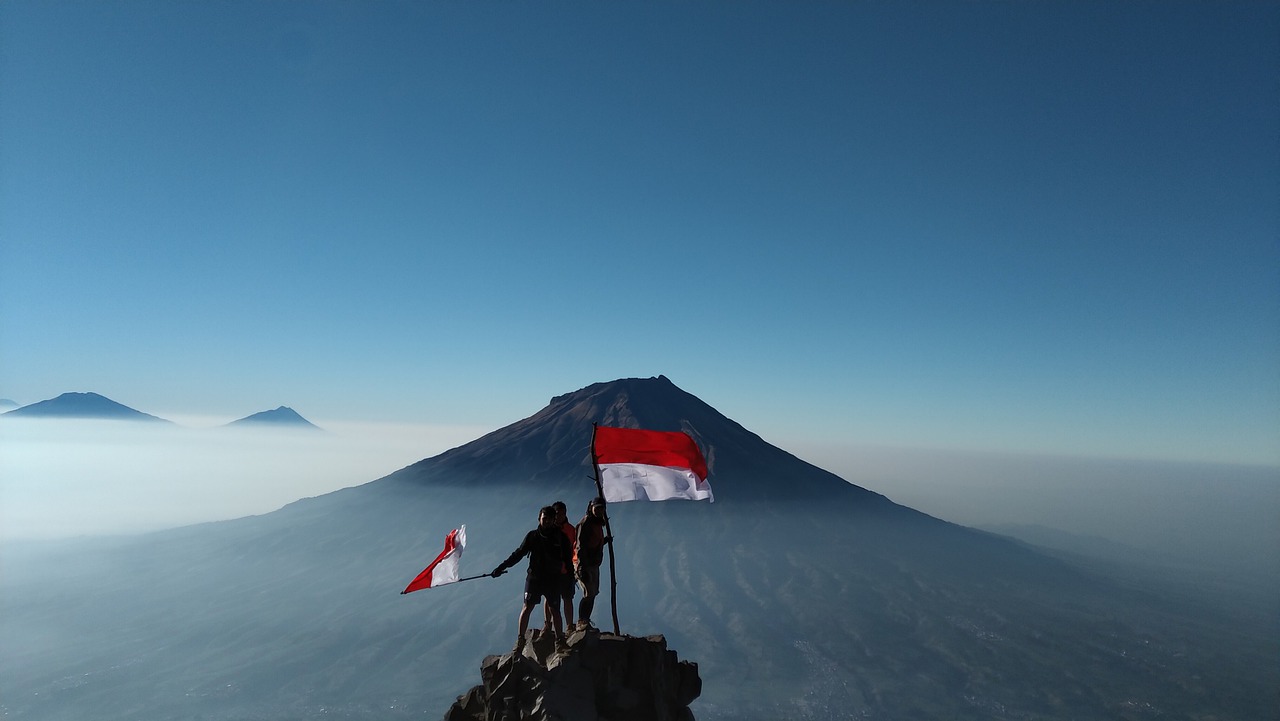 Mountains Indonesia Nature Summit - idri5 / Pixabay