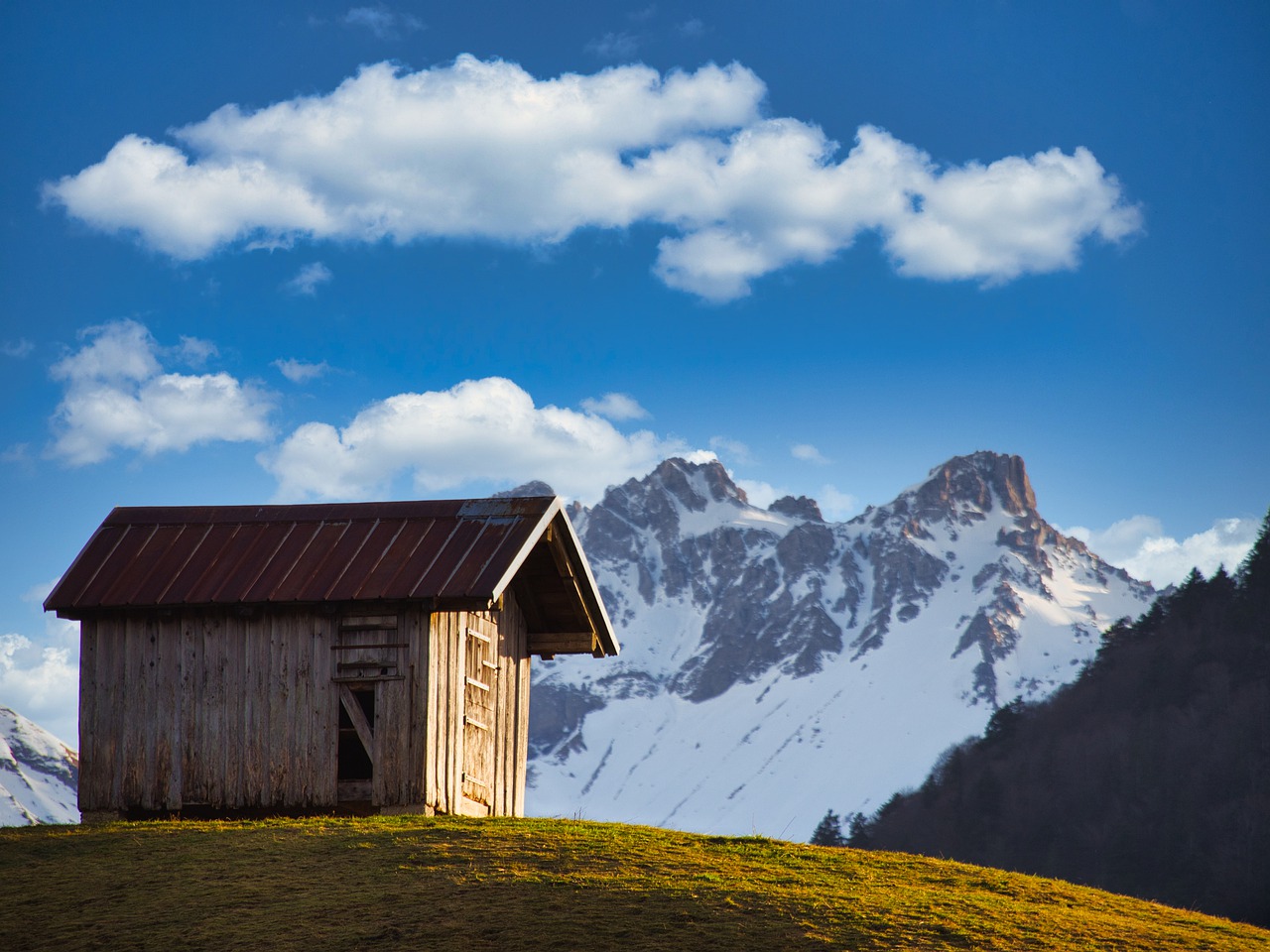 Mountains Winter Alpine Hut  - PHOTOGRAPHY-toporowski / Pixabay