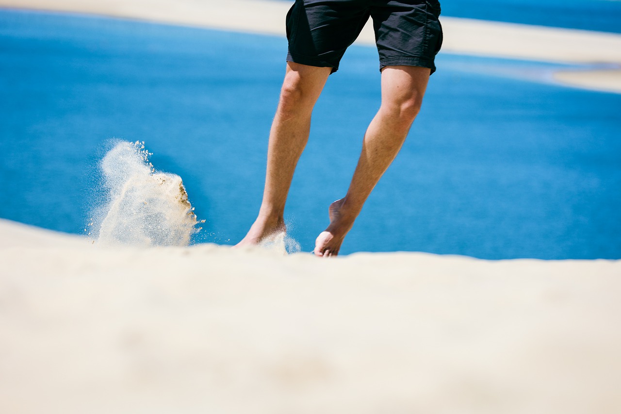 Move Beach Legs Feet Sand Man - KiraHundeDog / Pixabay