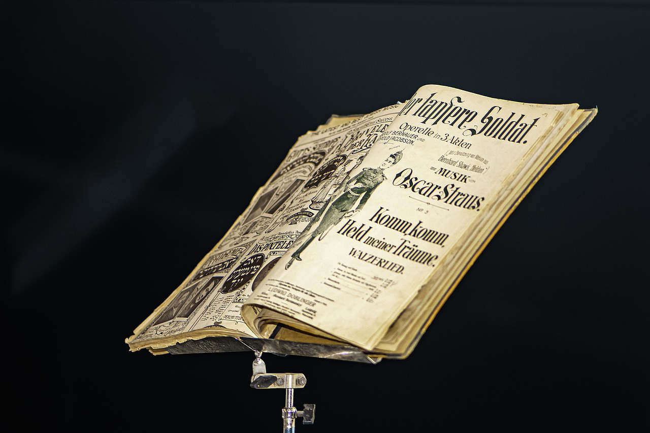Music Stand Old Print Sheet Music  - Ri_Ya / Pixabay