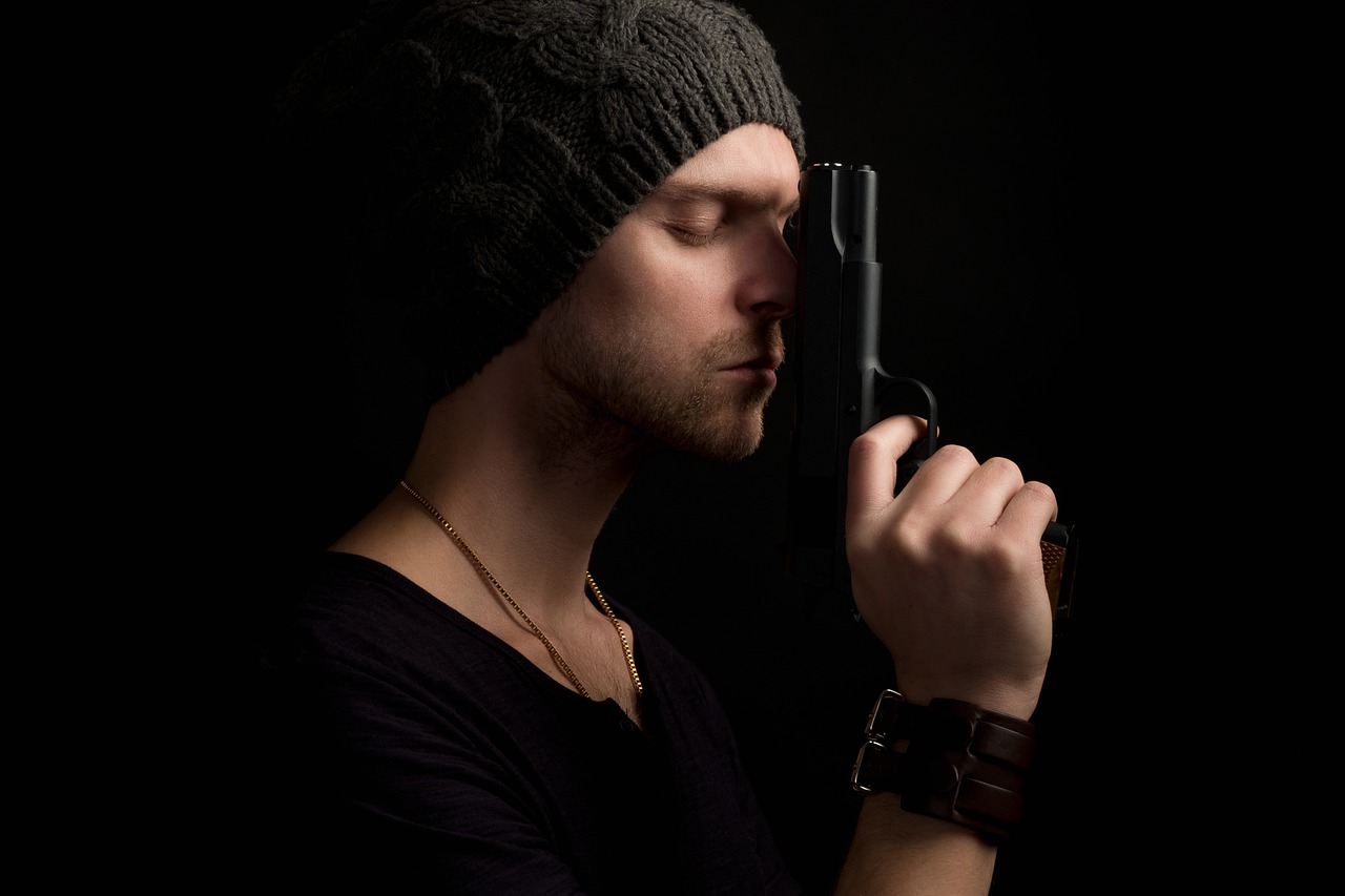 Mysterious Gangster Gun Mafia Spy  - Sammy-Williams / Pixabay
