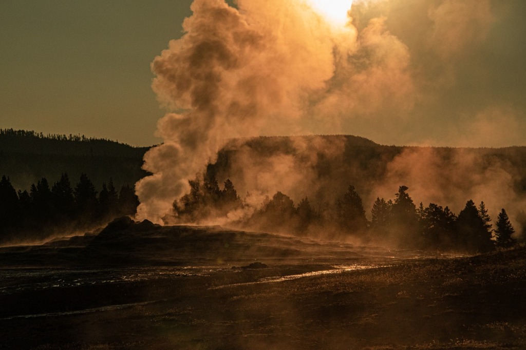 Nature Fog Yellowstone National Park  - Gruendercoach / Pixabay
