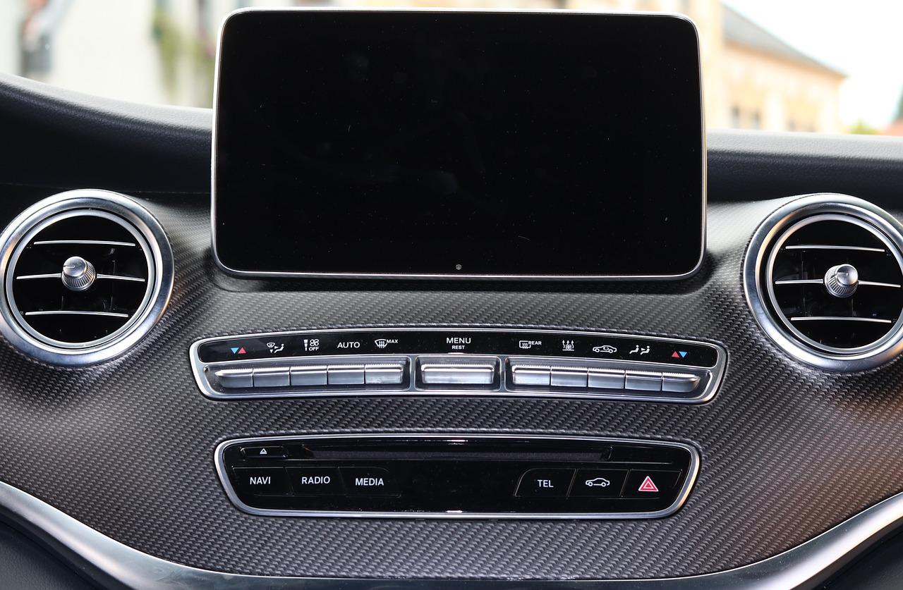 Navi Dashboard Inner Space - Jan2575 / Pixabay