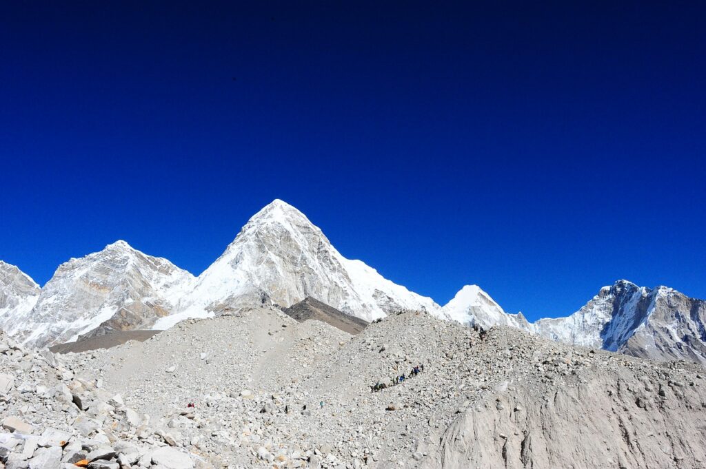 Nepal Everest Base Camp Khumbu  - gillpoh / Pixabay