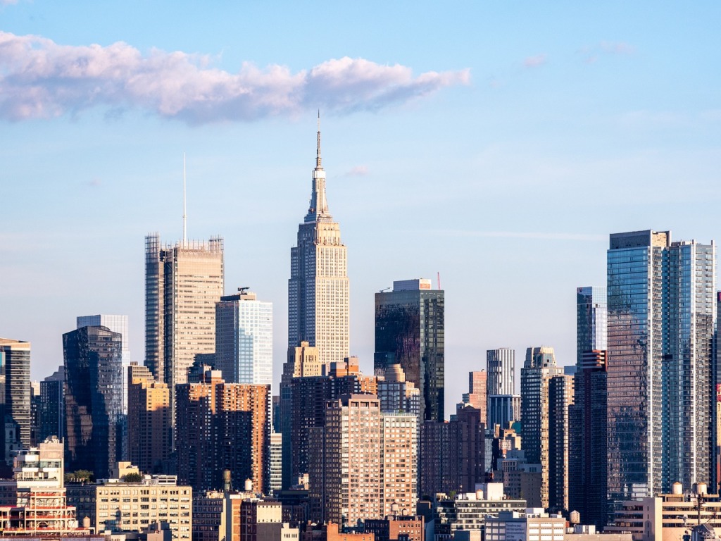 New York Skyline Manhattan Midtown  - anikinearthwalker / Pixabay