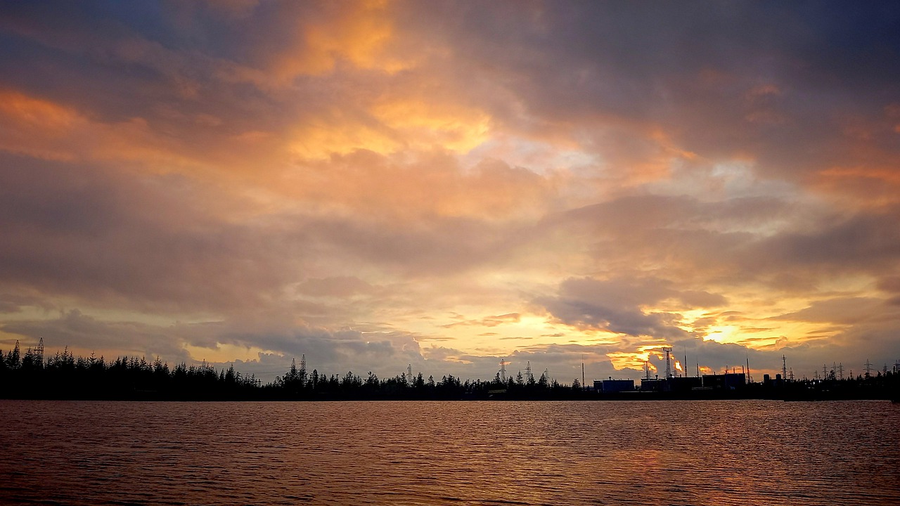 Norilsk Ocean Sunset Sea Sky  - spyropancha / Pixabay