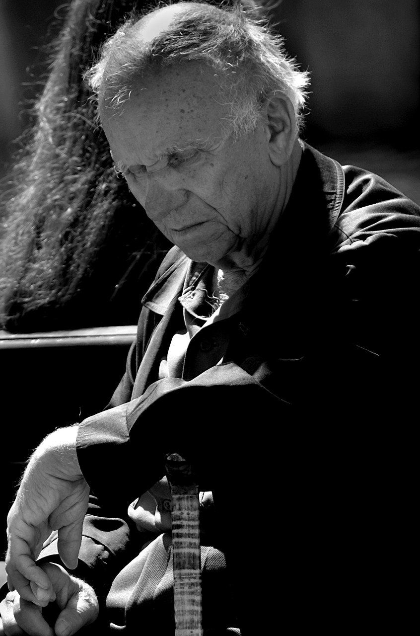 Old Age Old Man Man Fatigue Rest  - aszak / Pixabay