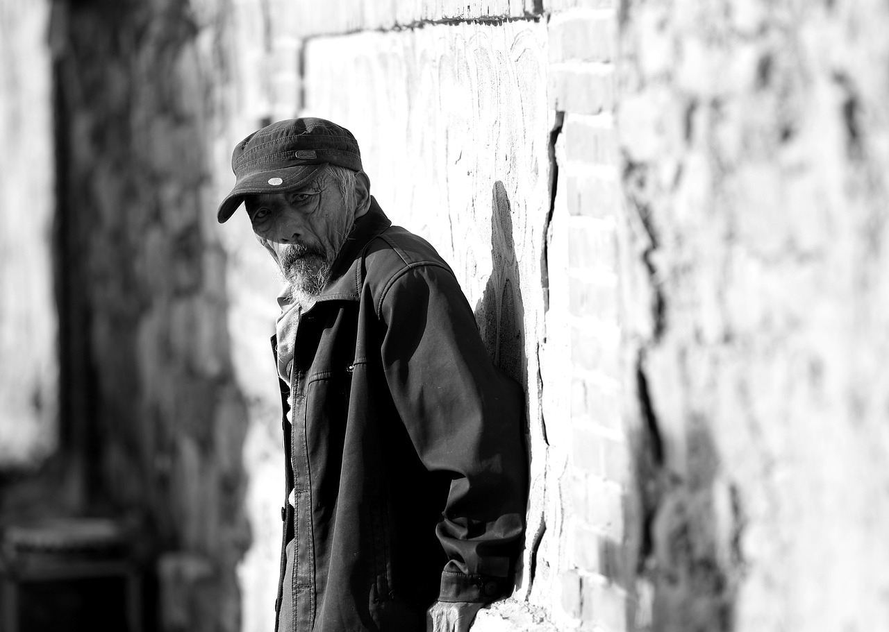 Old Man Old Senior Elder  - we-o_rd35vfjgdnyzud3fw / Pixabay