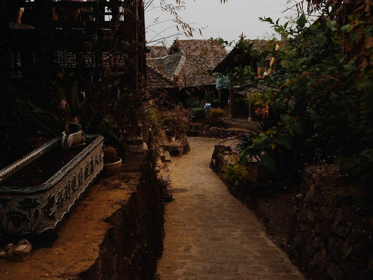 Old Town Houses Alley Street Path  - phamphuonglinh / Pixabay