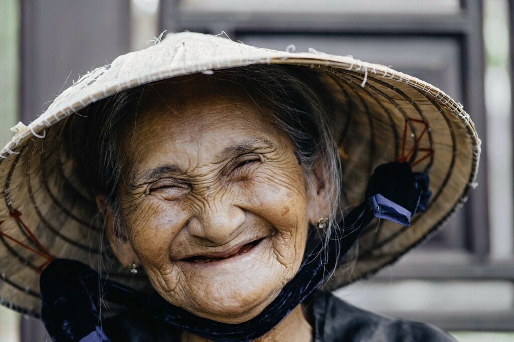 Old Woman Laugh Portrait  - trilemedia / Pixabay