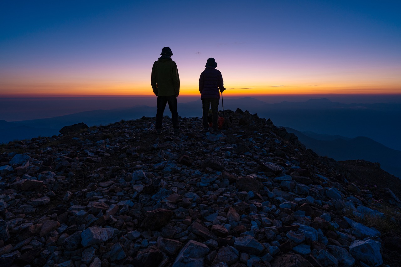 On The Mountain Mountain Climbing  - Kanenori / Pixabay