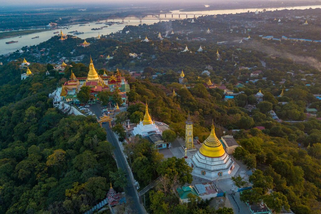 Pagoda Temple Monastery Culture  - tonywuphotography / Pixabay