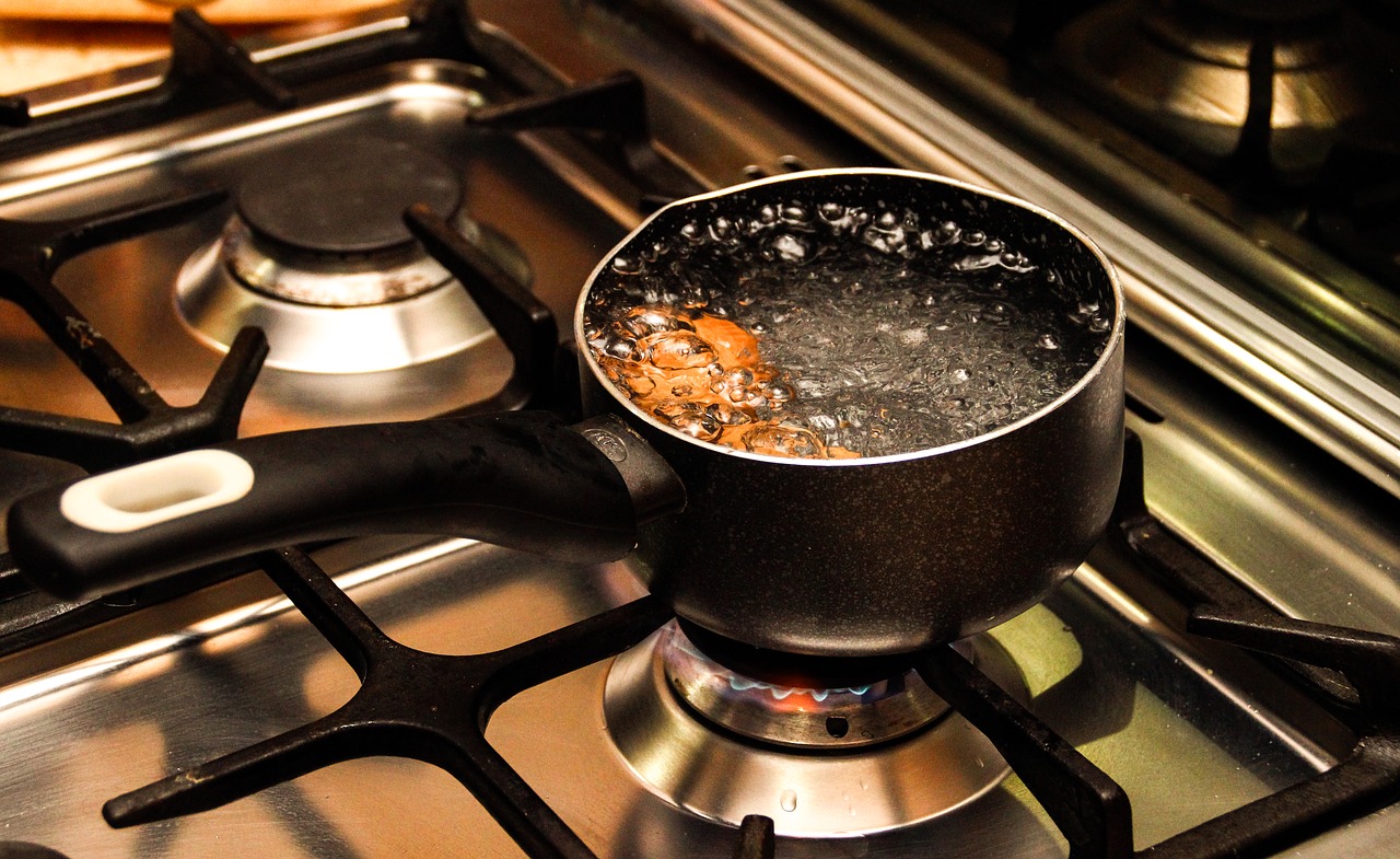 Pan Water Food Boiling Water Fire - Three-shots / Pixabay